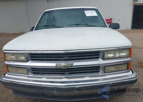 1995 Chevrolet Suburban C1500 из США, поврежденный, VIN 3GNEC16KXSG101841